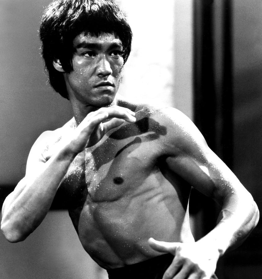 Bruce Lee - Dim Mak vs Kyusho Jitsu